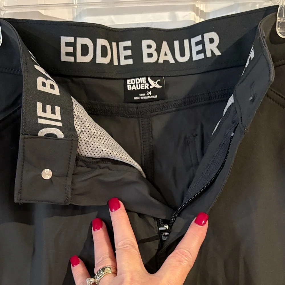 NWOT Eddie Bauer Men's Rainier Tech Short size 34 - Picture 3 of 7